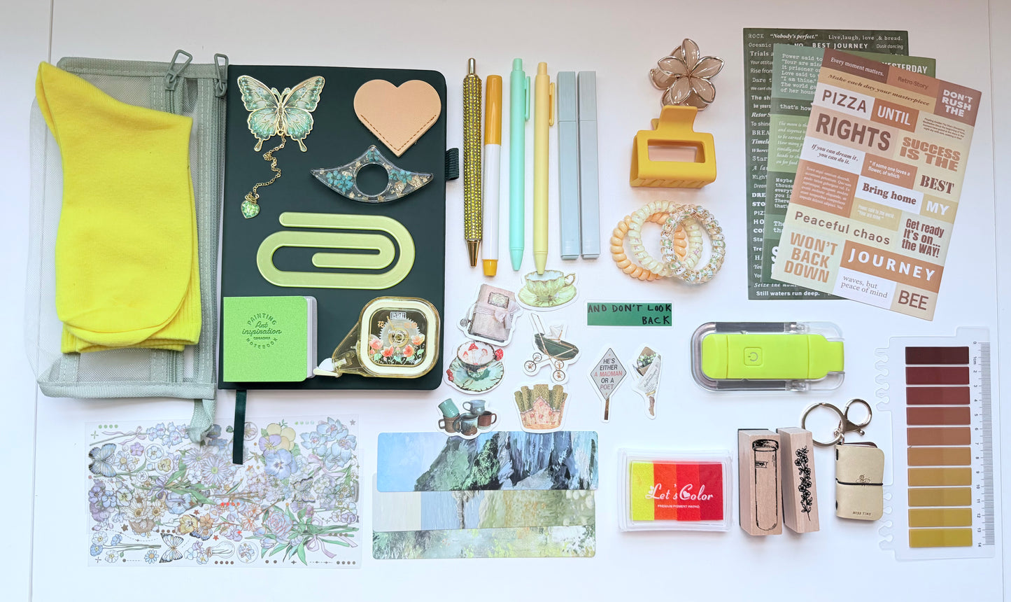 Green Aesthetic Stationery Box 🌿